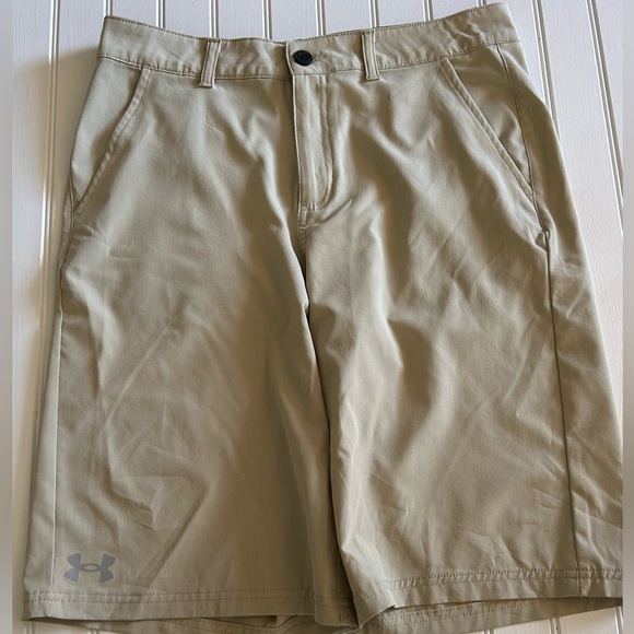 UNDER ARMOUR boys size 20 quick dry golf shorts - Picture 4 of 5
